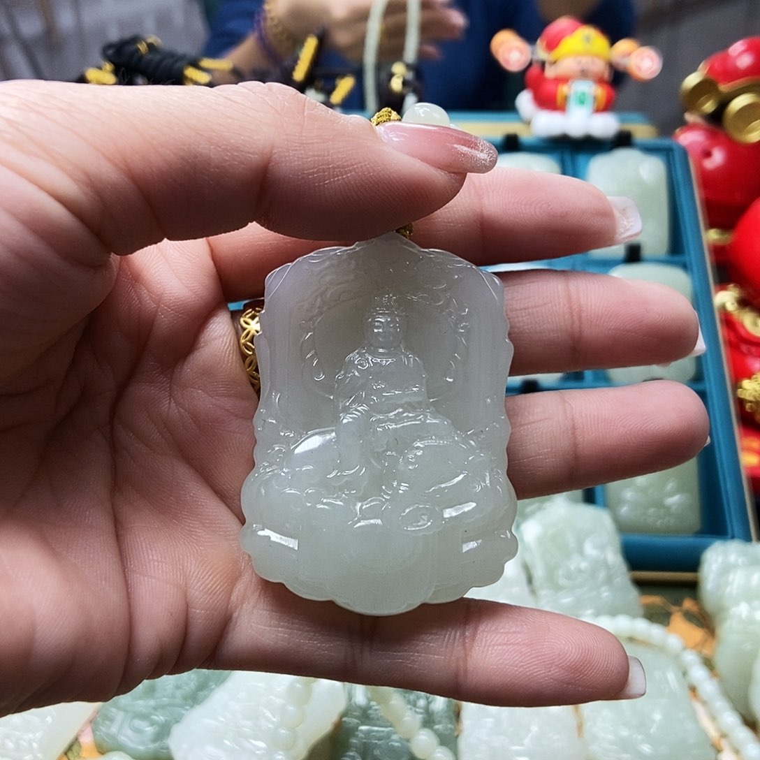 和田玉颈饰未镶嵌湘***龚