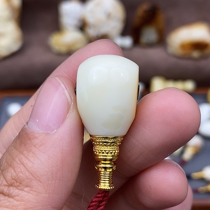 琥珀裸石未镶嵌13三通w89