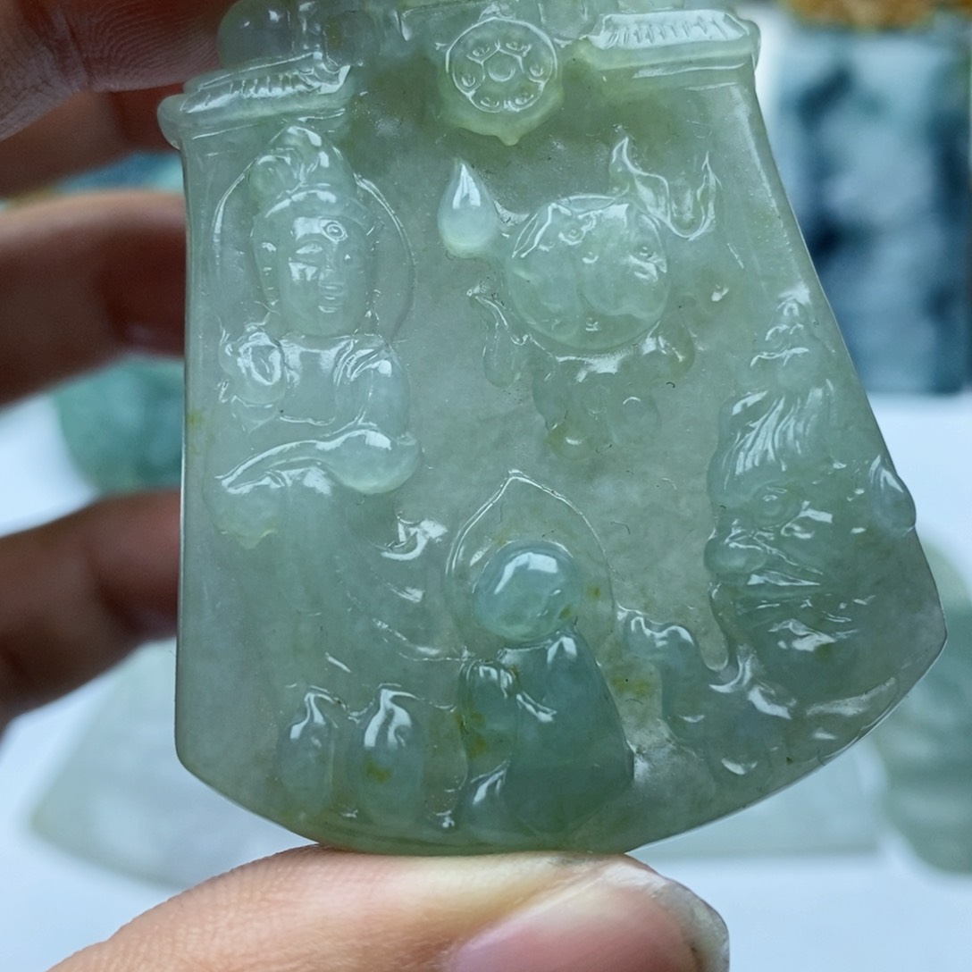 翡翠颈饰未镶嵌翡翠