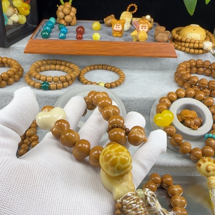 屁桃➕配饰猴头核桃手持