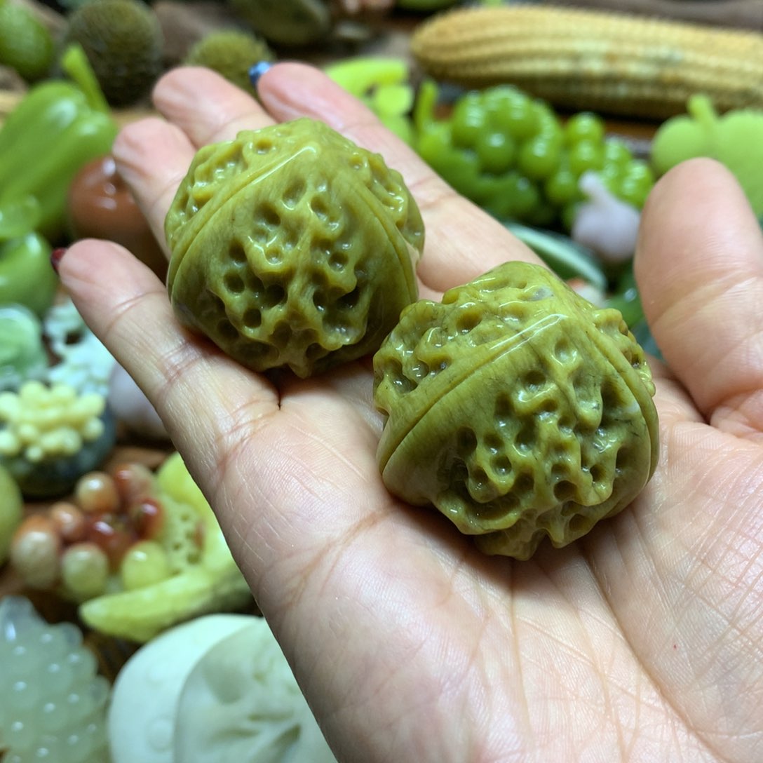 蛇纹石玉手把件未镶嵌神****8