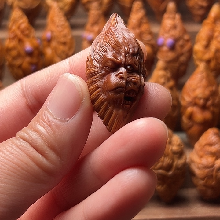 伊***娃橄榄核吊坠橄榄核