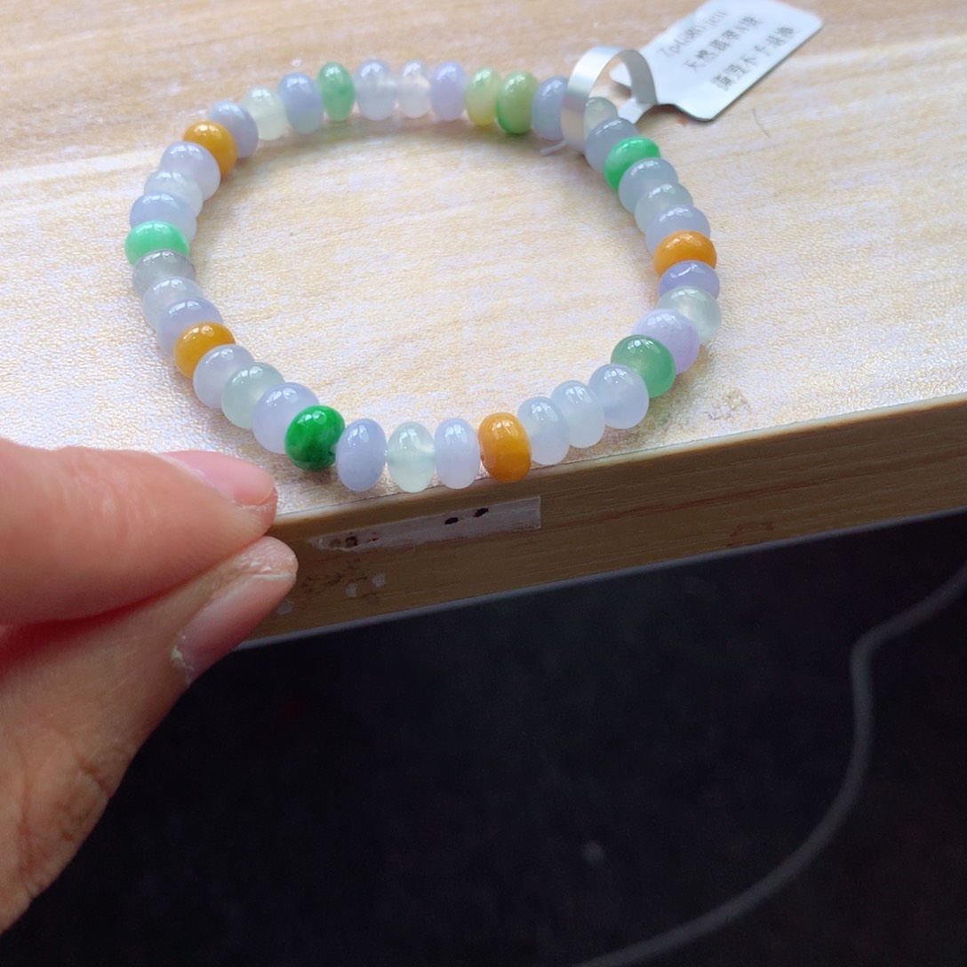 翡翠颈饰未镶嵌吊坠