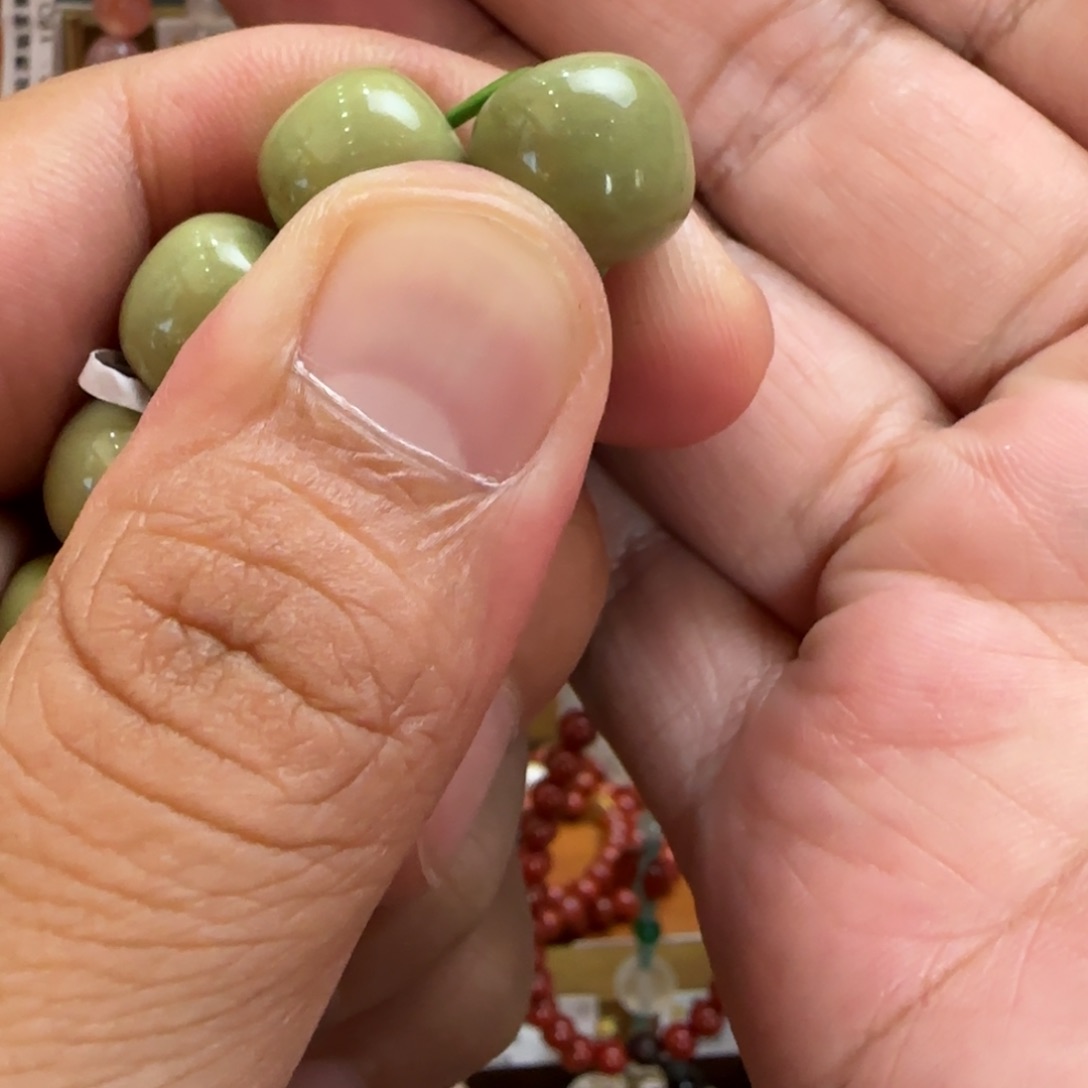 玛瑙/玉髓颈饰未镶嵌蛤**人