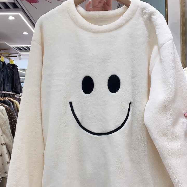 牛奶绒笑脸套装180