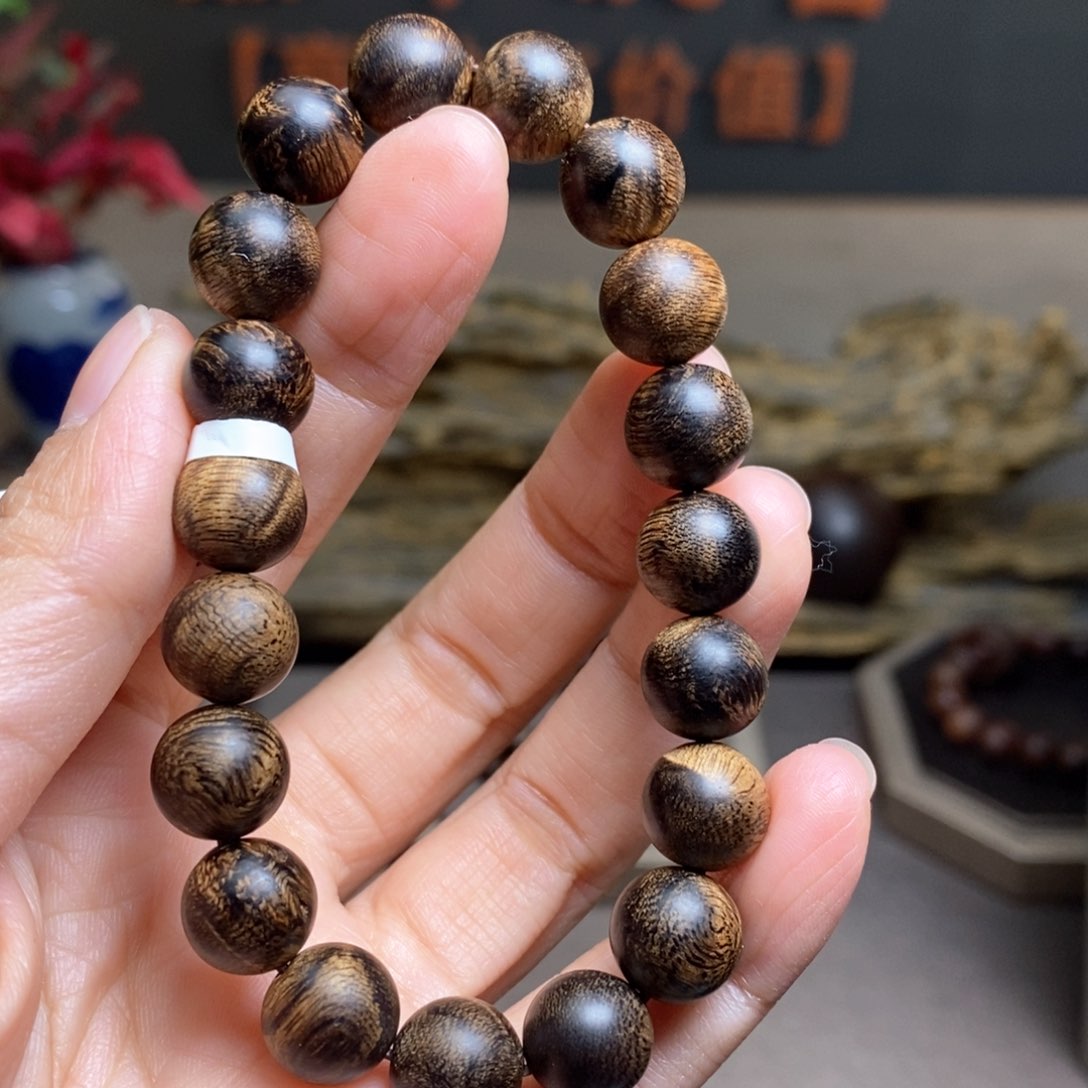 沉香手串越南芽庄瘤疤黄棋楠 1.0