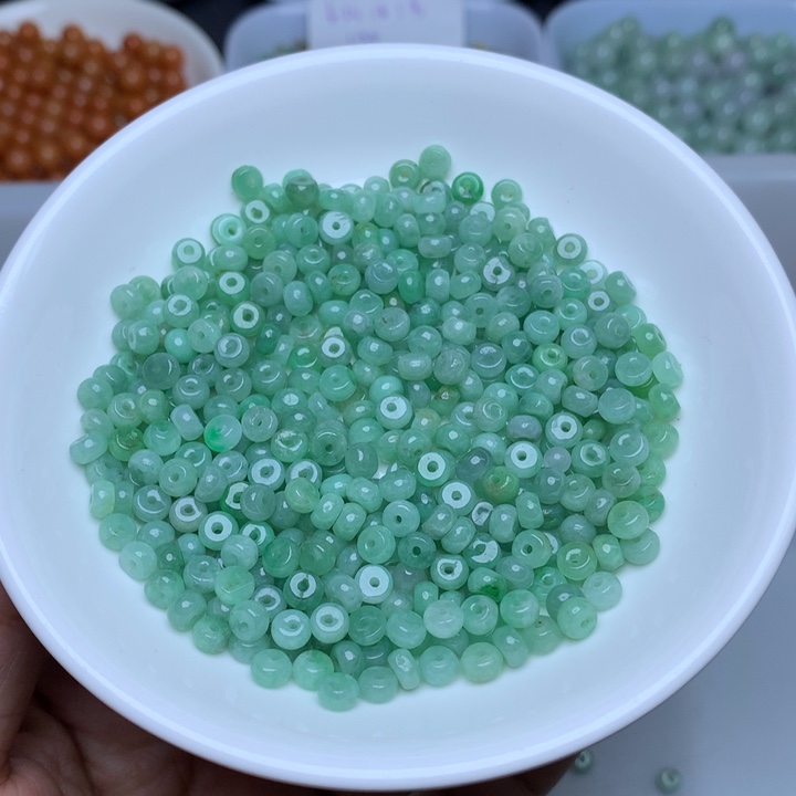 【闪购商品】未镶嵌翡翠手链卡2.8乘4.5阳绿算盘50个