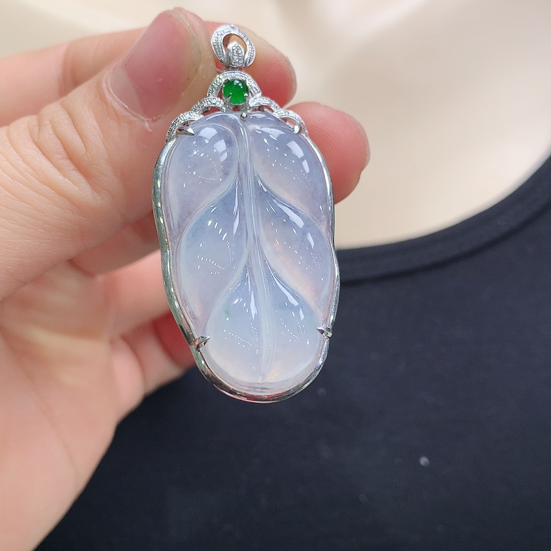 翡翠颈饰18K金镶嵌叶子