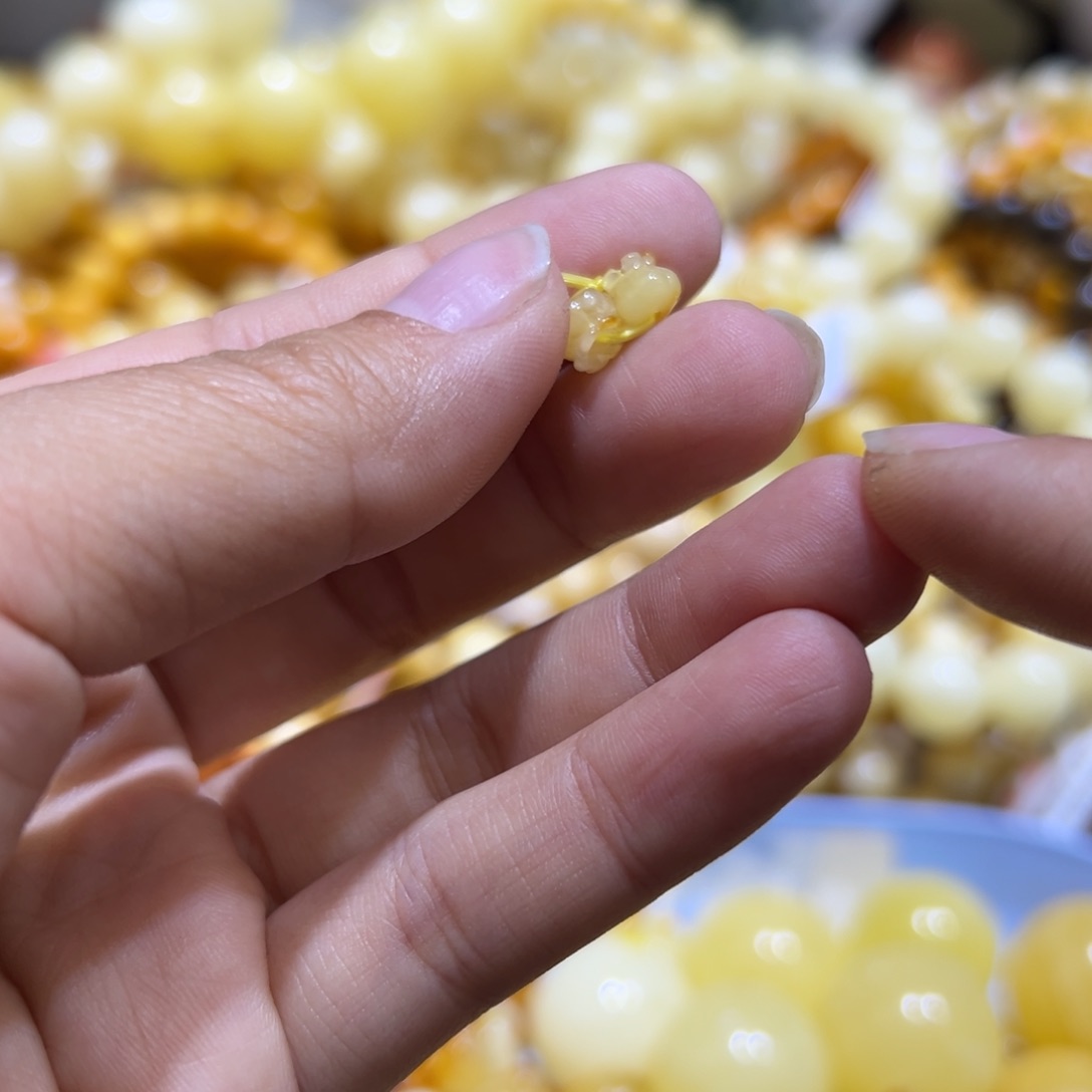 琥珀珠宝奇石未镶嵌