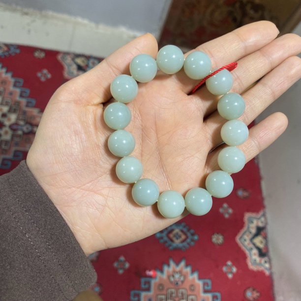 且末微色差近矿卡14手串