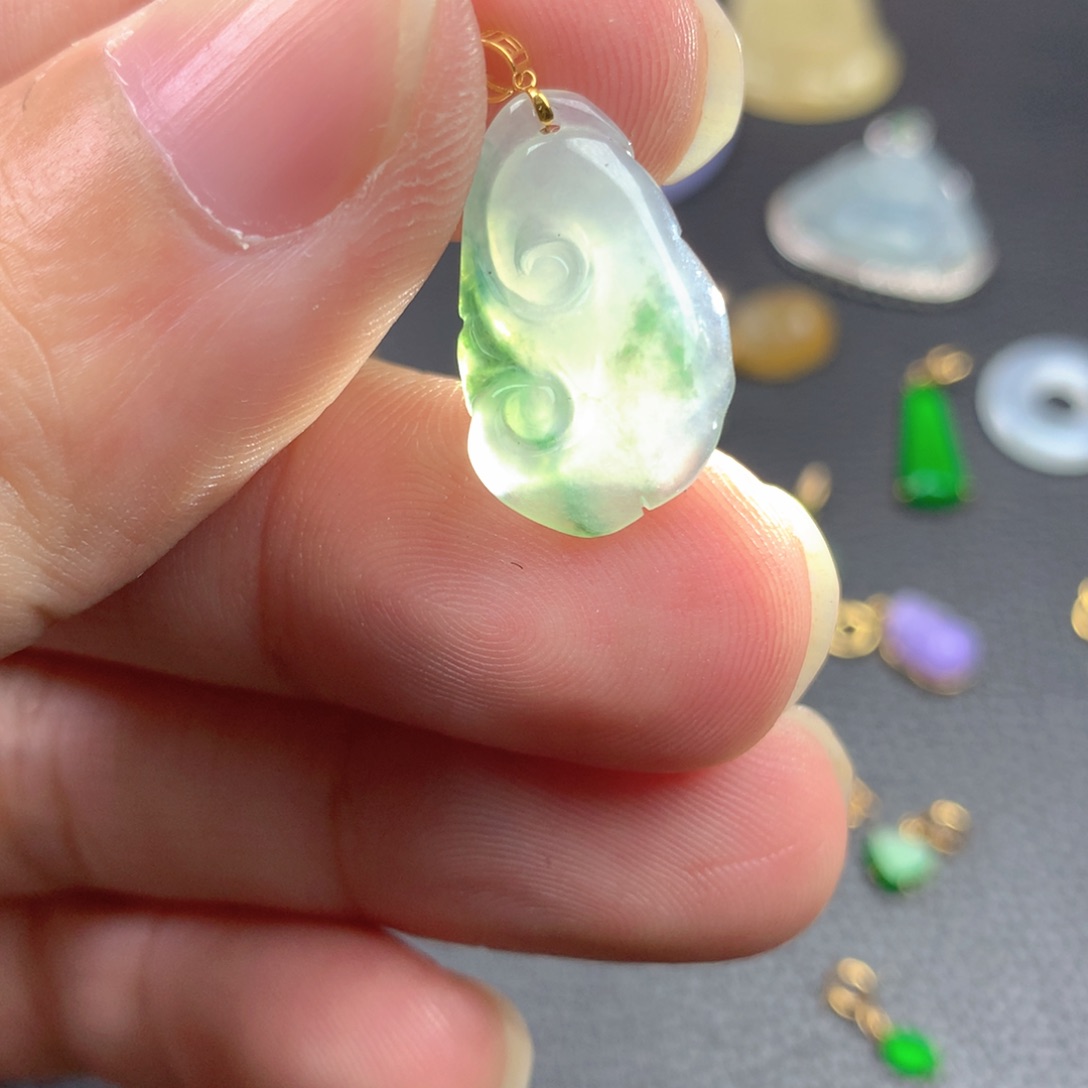【闪购商品】颈饰18K金镶嵌翡翠翡翠