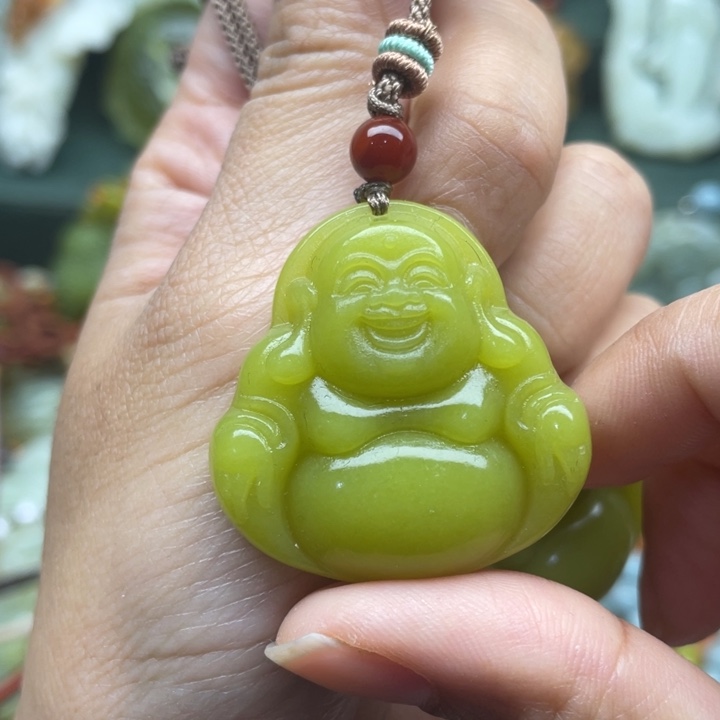 蛇纹石玉吊坠合金