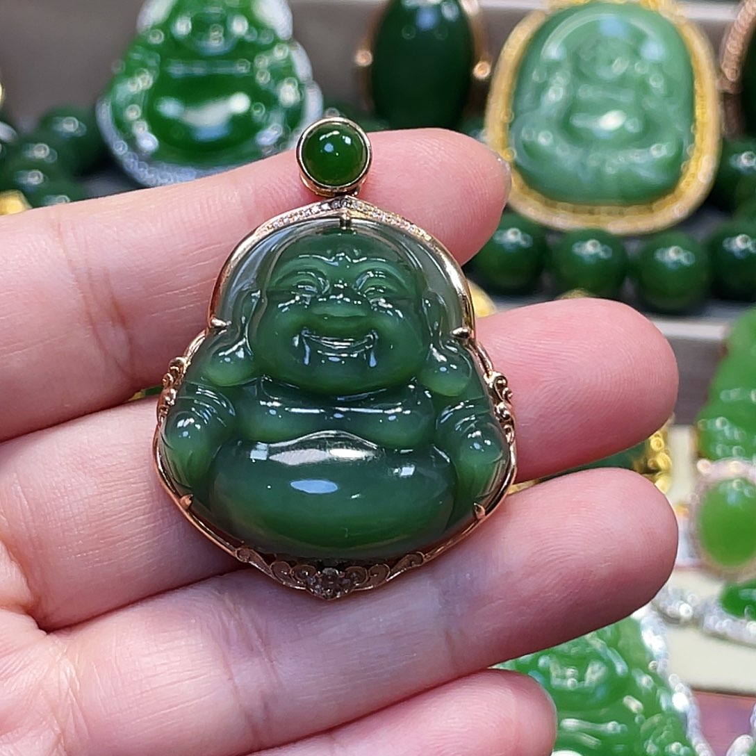 和田玉（碧玉）颈饰18K金镶嵌碧玉佛公31.5