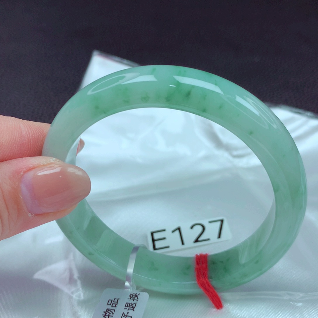 翡翠手镯未镶嵌手镯88