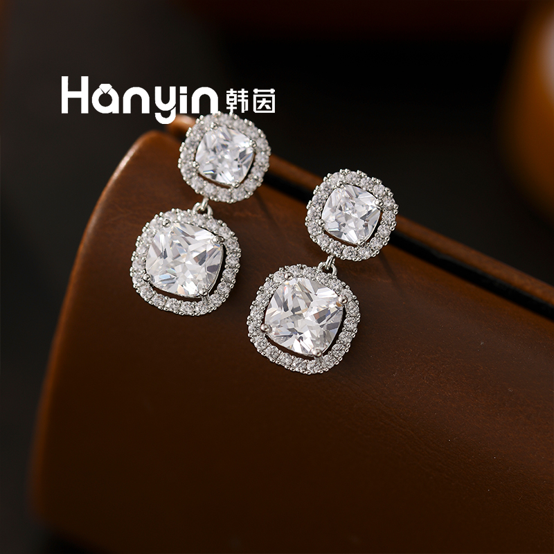 铜合金合成锆石耳饰 925银针 时尚百搭爆闪优雅灵动方糖耳钉