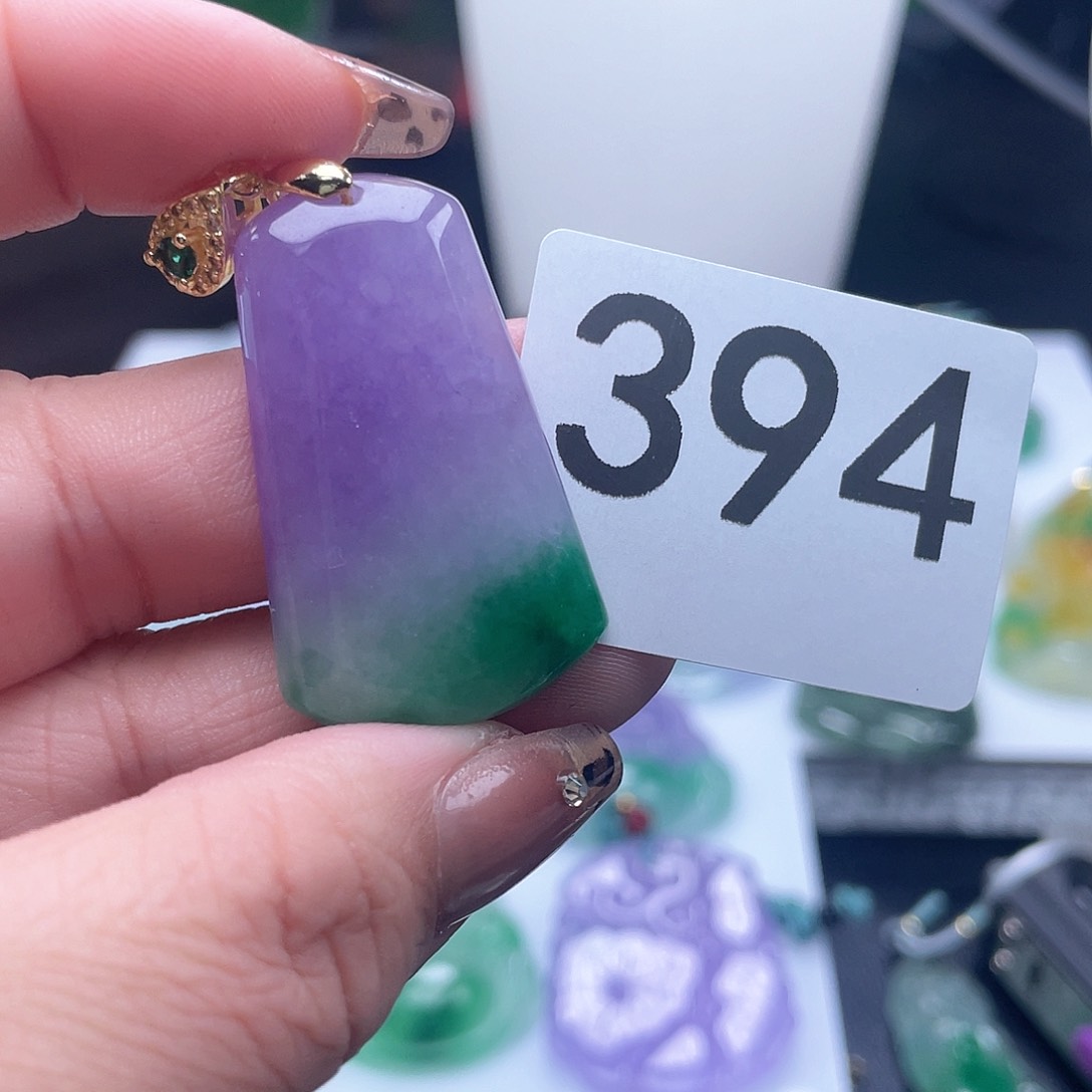 翡翠吊坠(赠链)未镶嵌