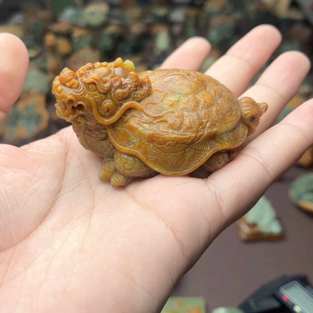 岫岩河磨玉（透闪石质玉）把件未镶嵌