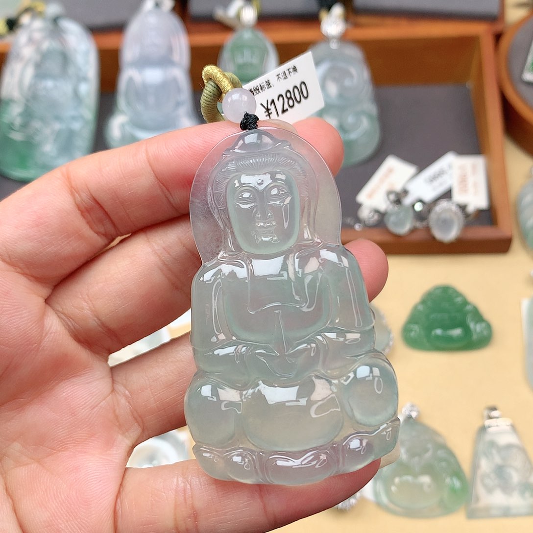 翡翠颈饰未镶嵌观音