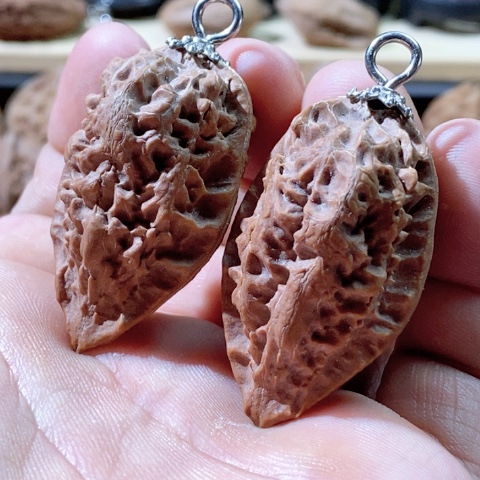 文玩核桃把件绣花鞋吊坠双节棍