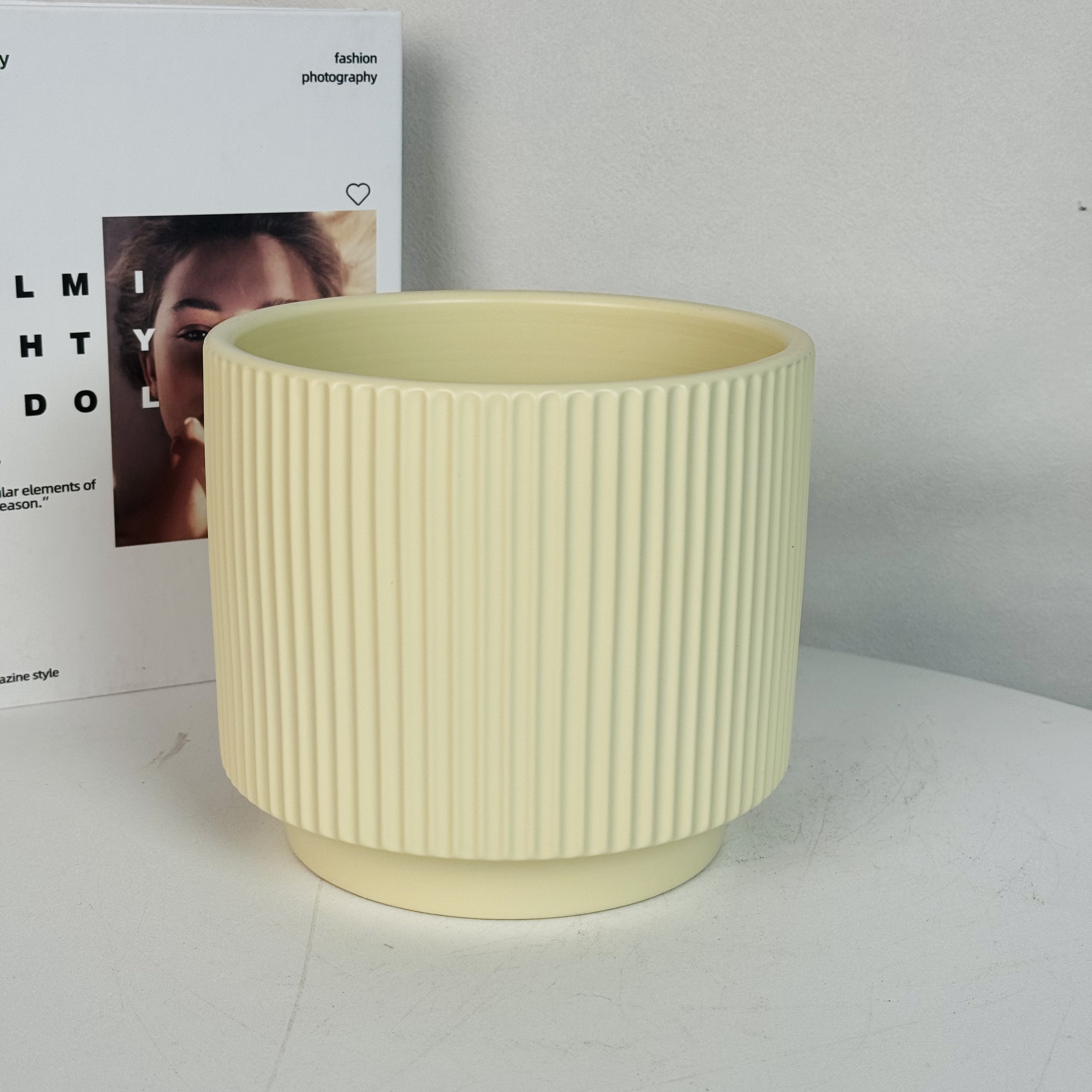 【24179贝母陶瓷盆】蝴蝶兰专用带孔透气陶瓷花盆 高温烧制简约时尚