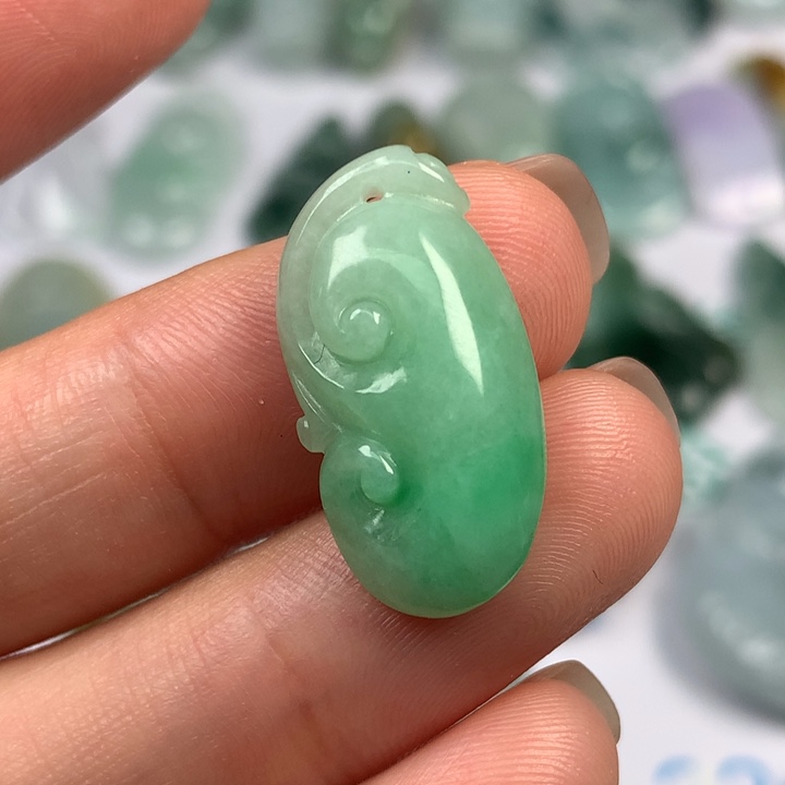 翡翠未镶嵌颈饰翡翠