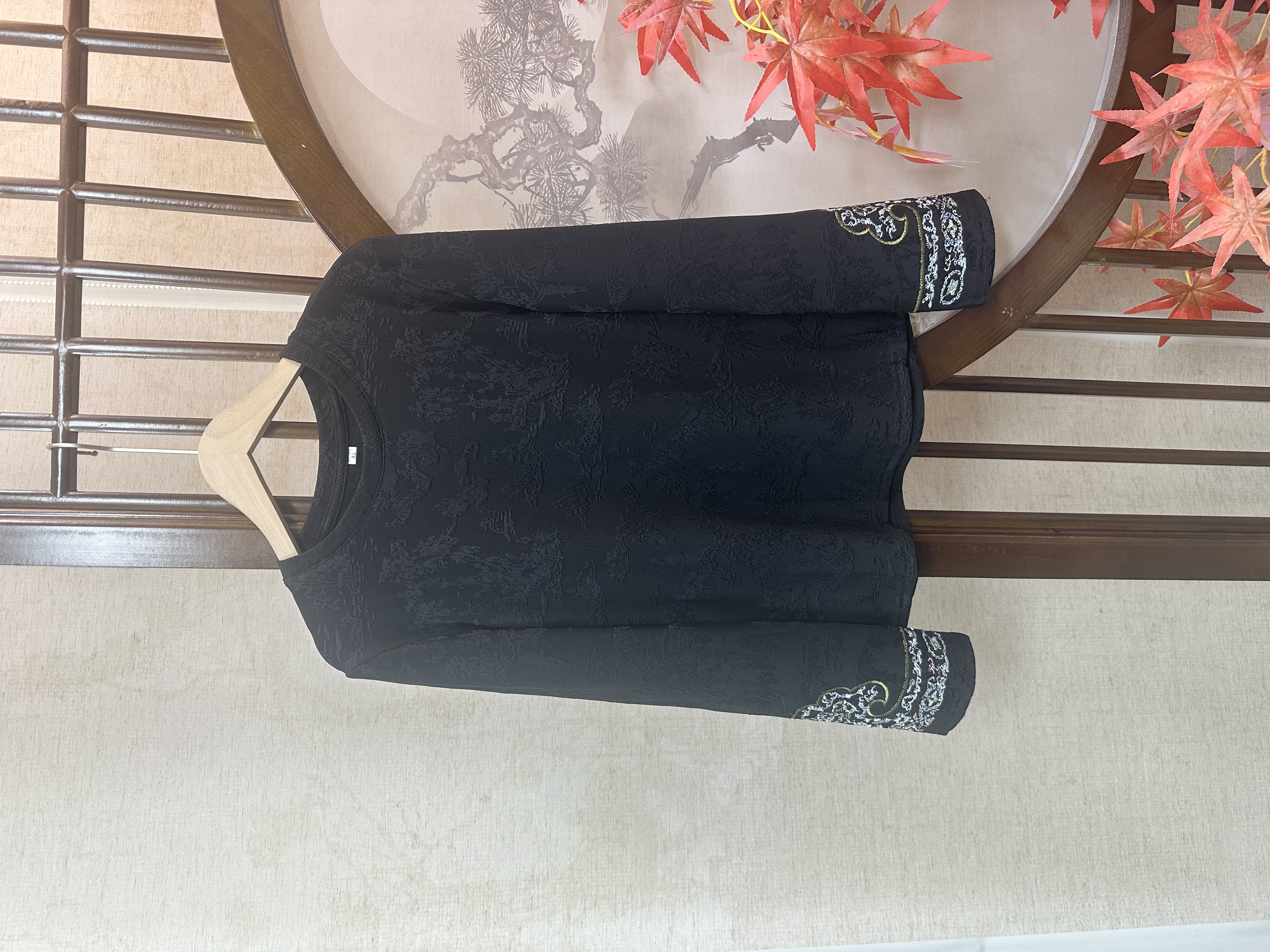 【枝南意】新中式国风显瘦圆领刺绣长袖加绒打底刺绣秋冬长袖女t恤