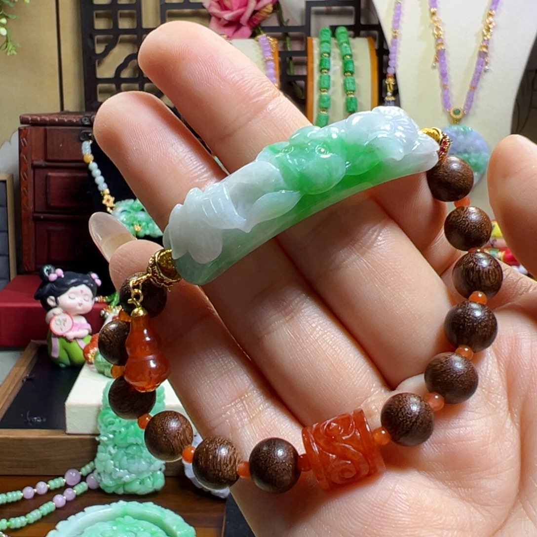 美***纪翡翠未镶嵌毛衣链冰