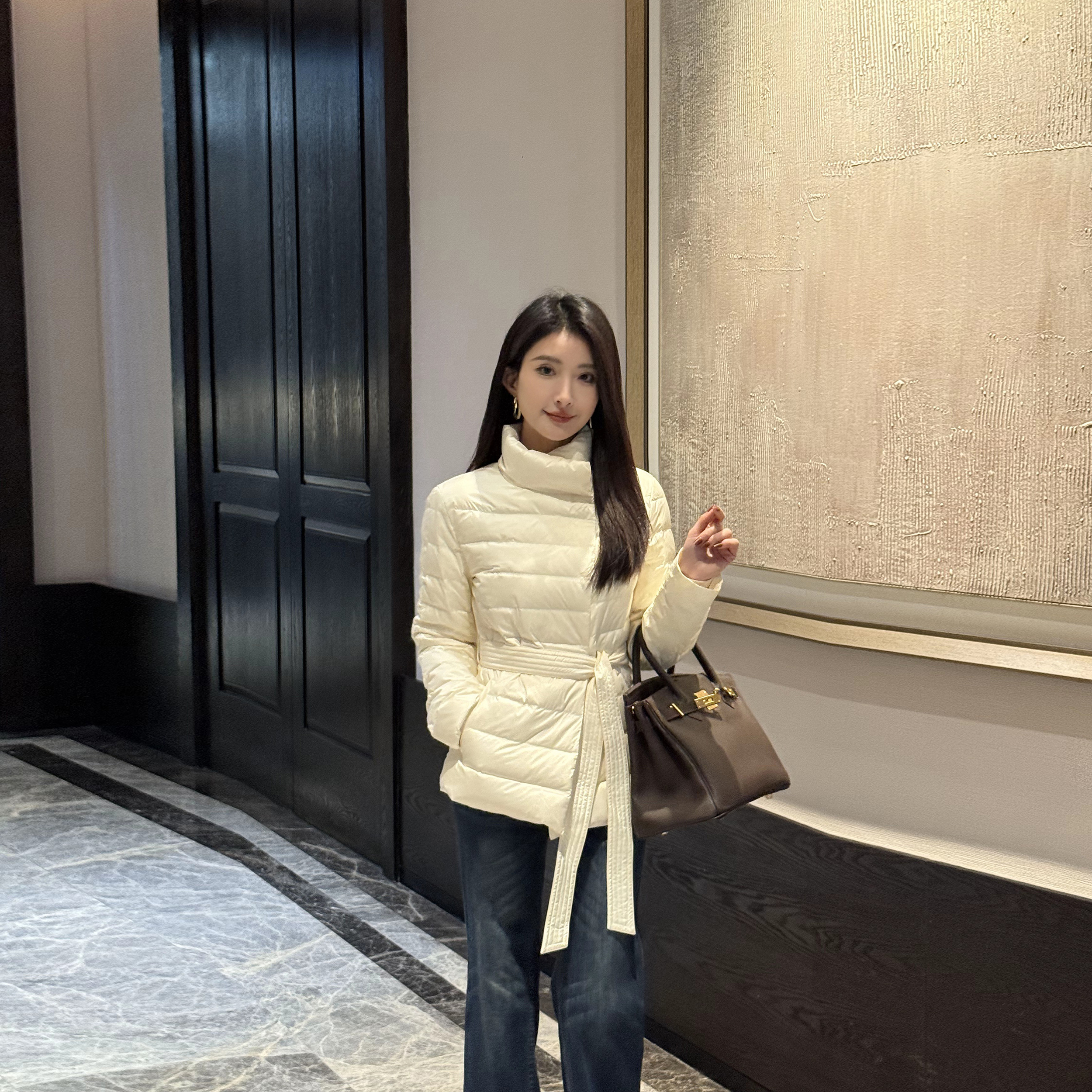 敏敏【赫尔曼之约】90鹅绒可溯源羽绒服女2025冬季新款时尚气质外套