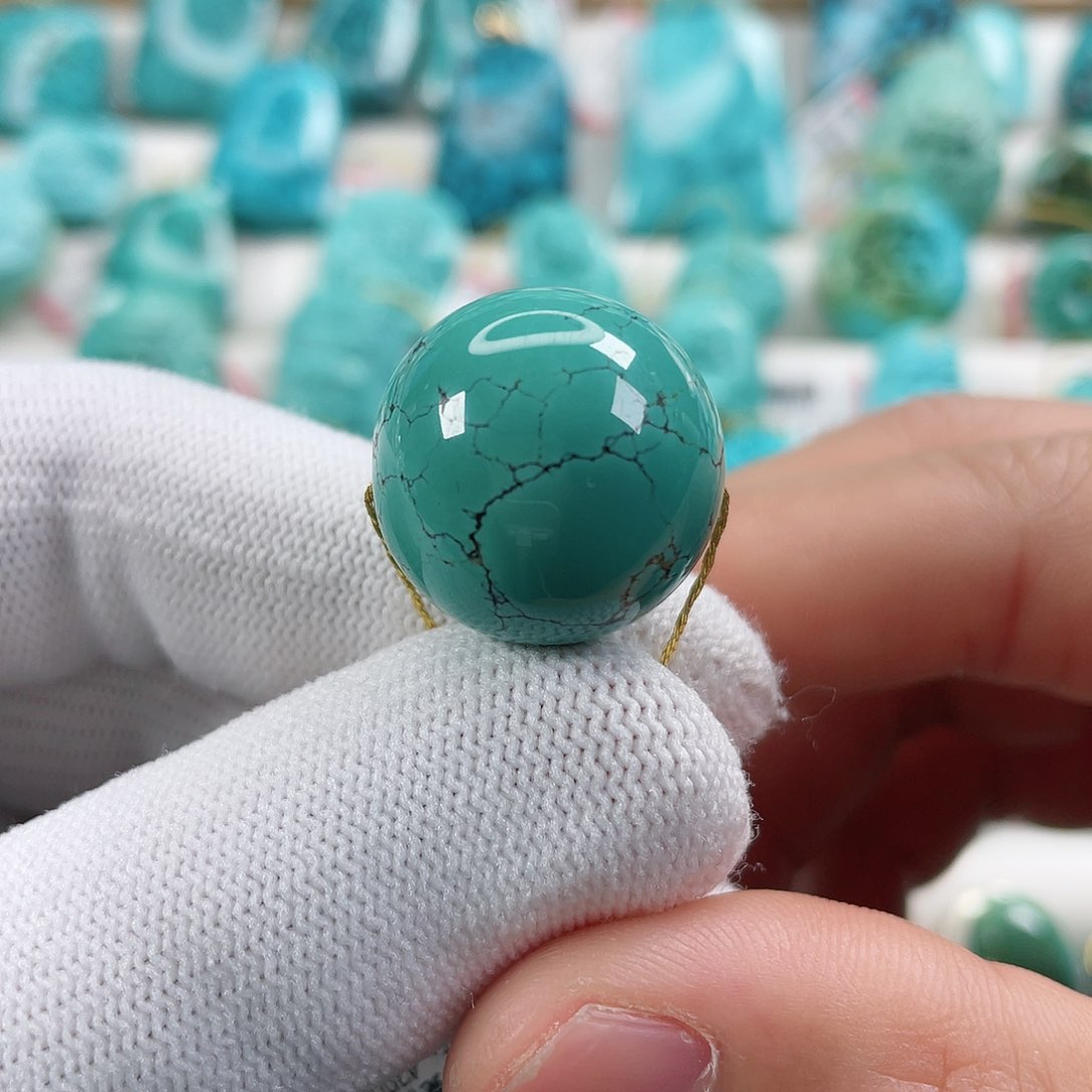 绿松石颈饰未镶嵌