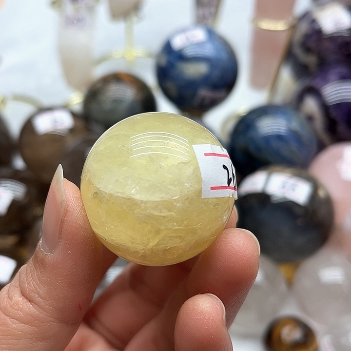黄晶67克黄水晶小球未镶嵌