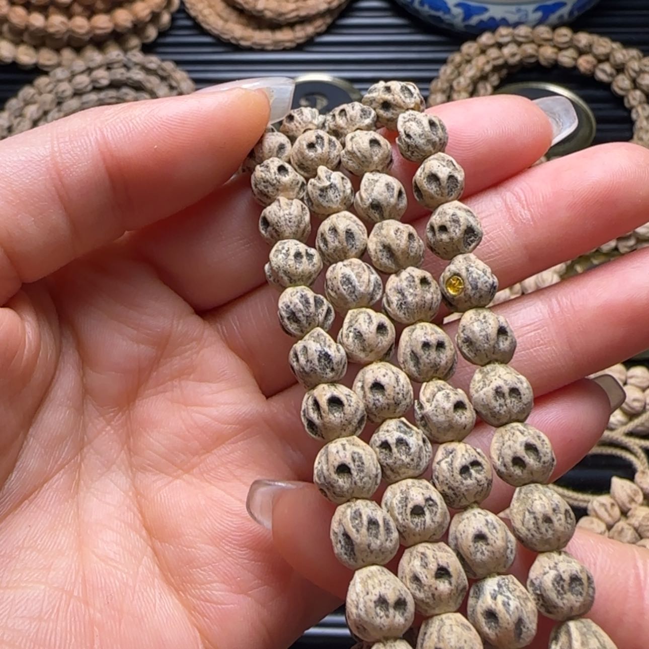 【闪购商品】柏香籽/百香籽吊坠浩*