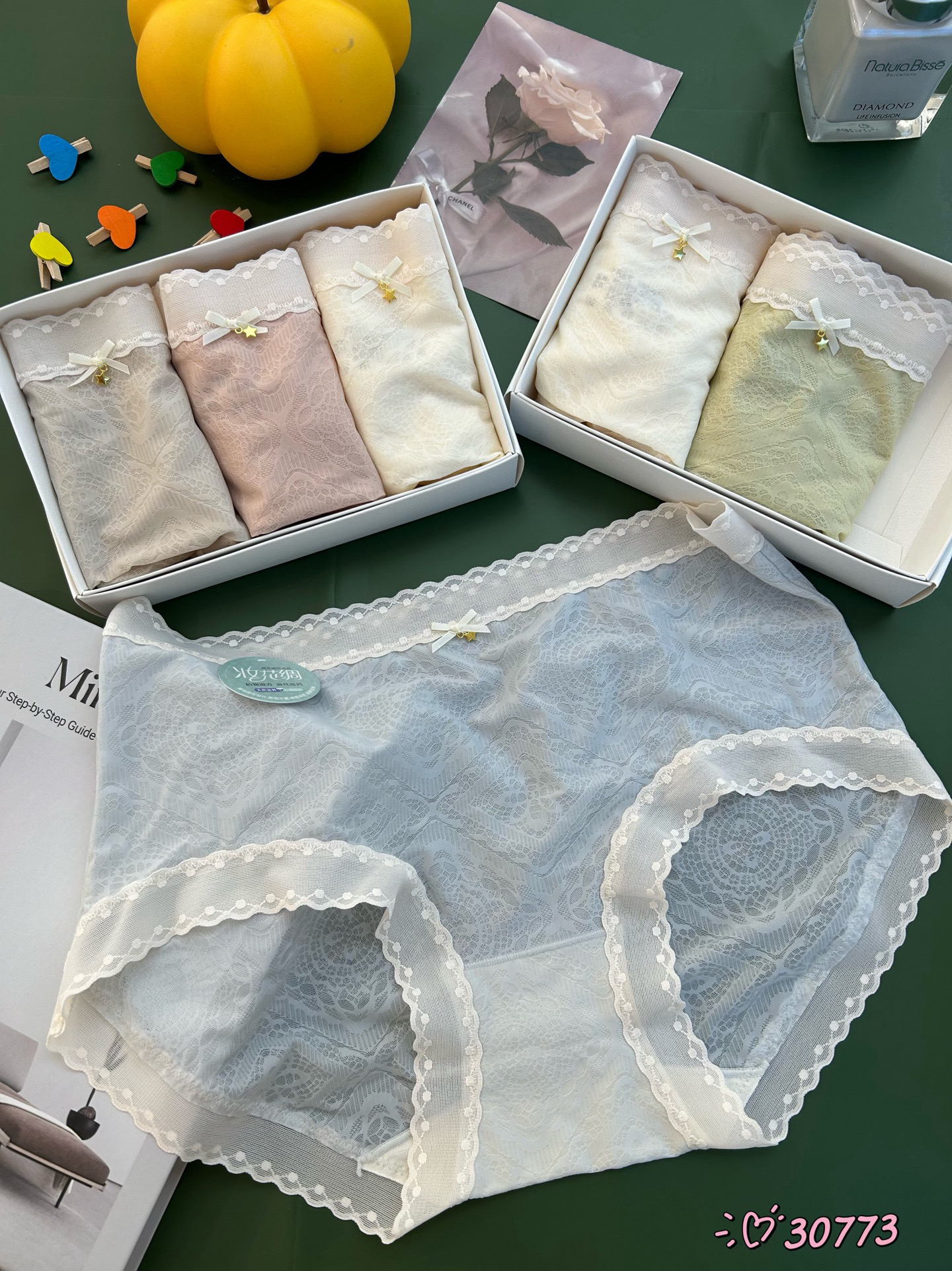 冰丝速干夏季中腰提花超薄柔软舒适女士三角内裤三条装