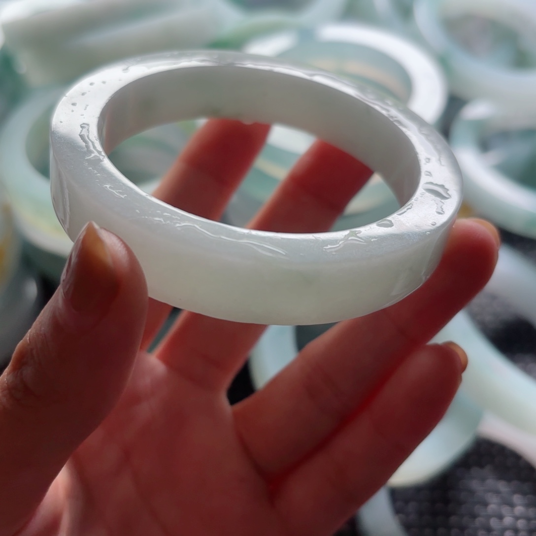 定制翡翠不退不换未镶嵌