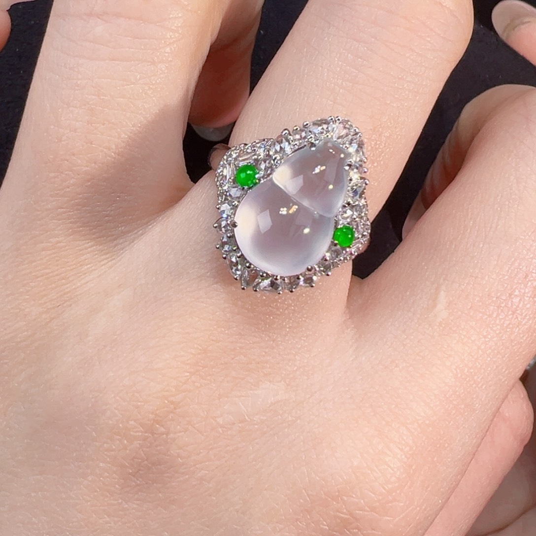 翡翠戒指18K金镶嵌葫芦