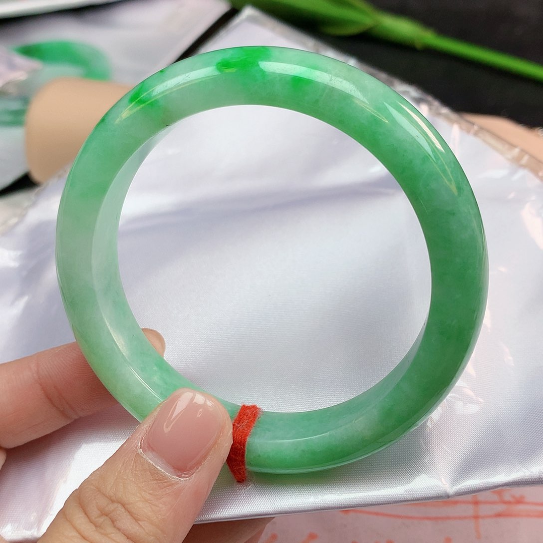 翡翠手镯未镶嵌58圈2341