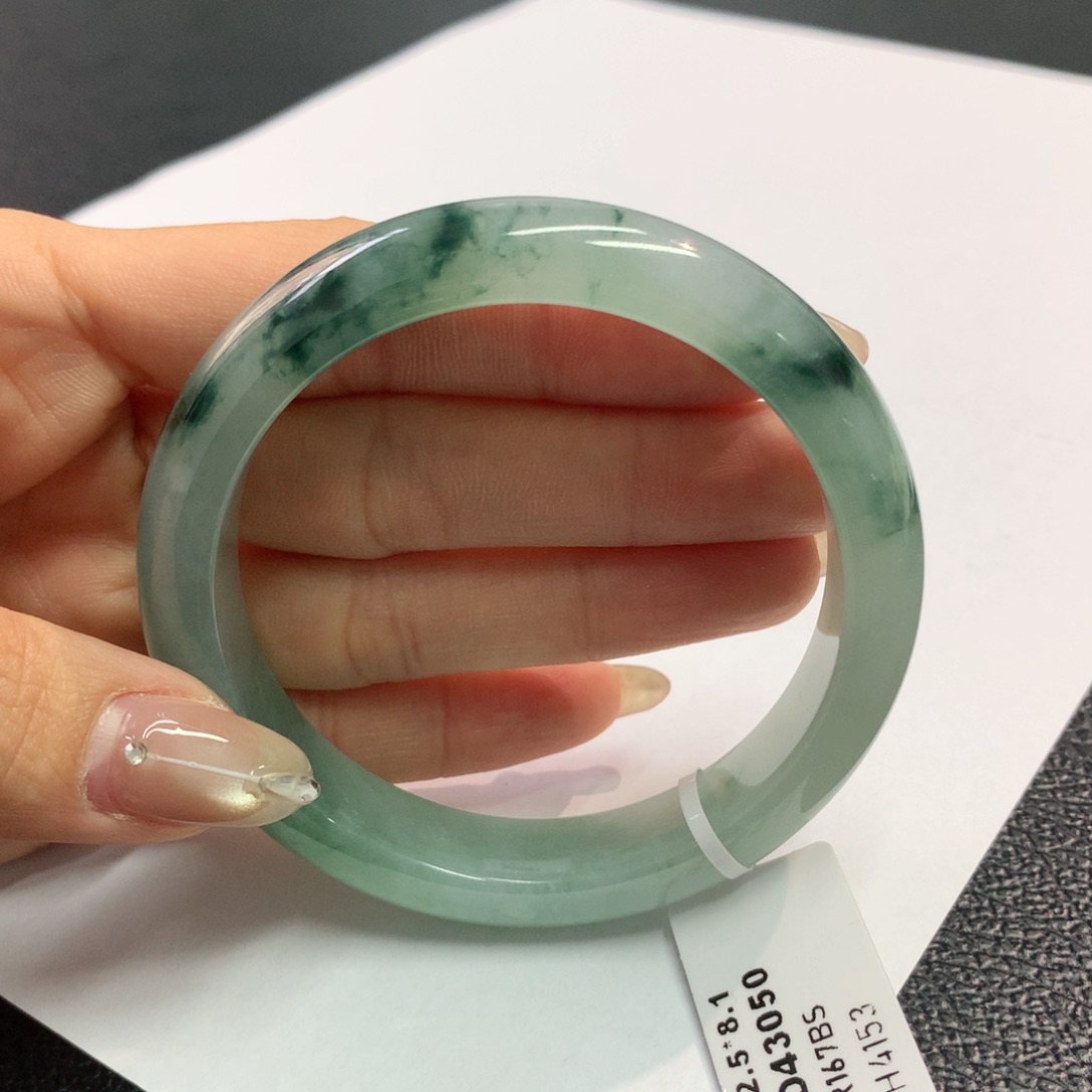 翡翠手镯未镶嵌缅甸翡翠手镯