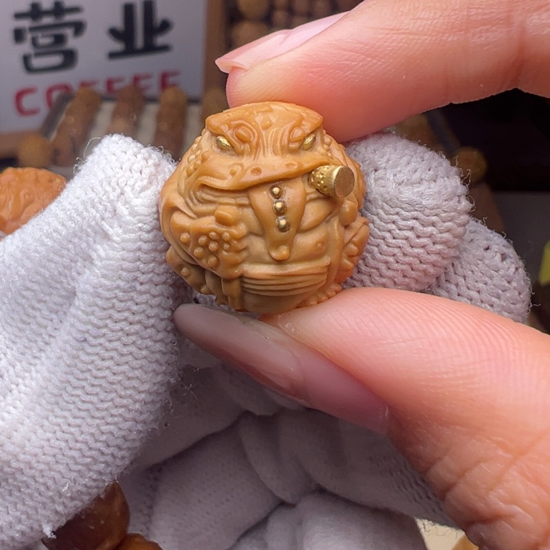 猴头核桃把件镶嵌款蛤蟆大王全品有正常封口线