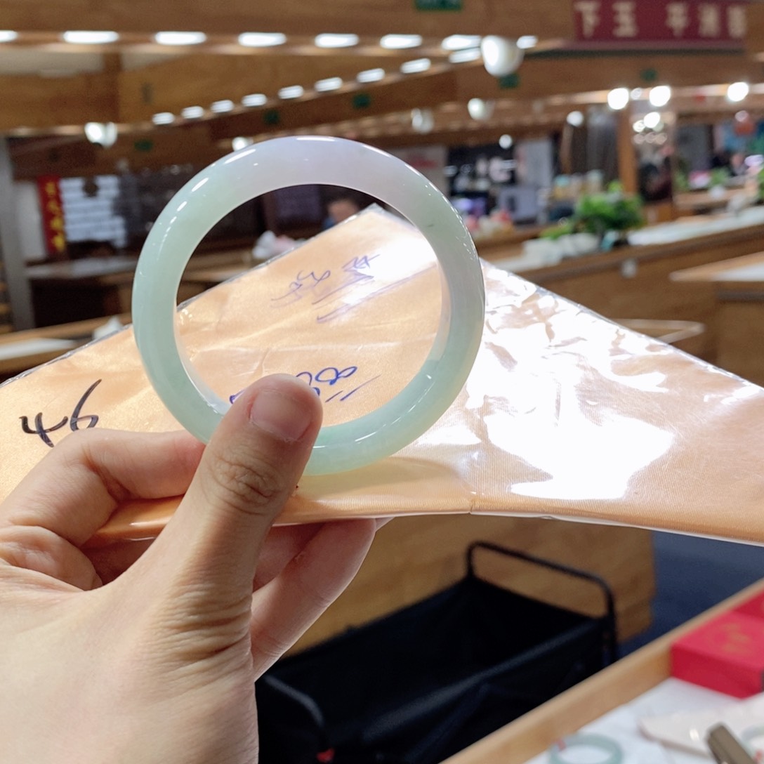 翡翠未镶嵌手镯买断