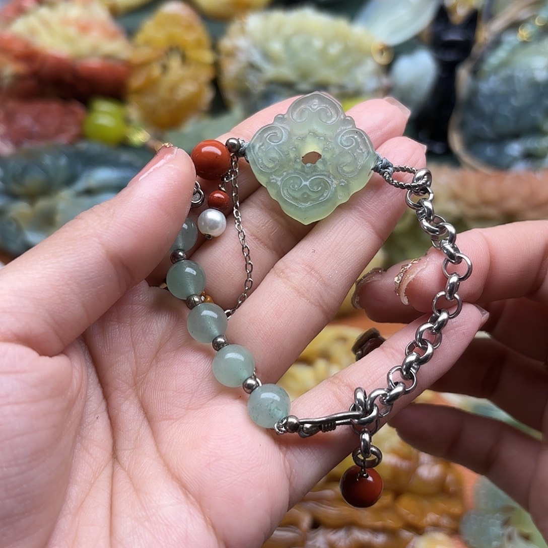 蛇纹石玉未镶嵌吊坠