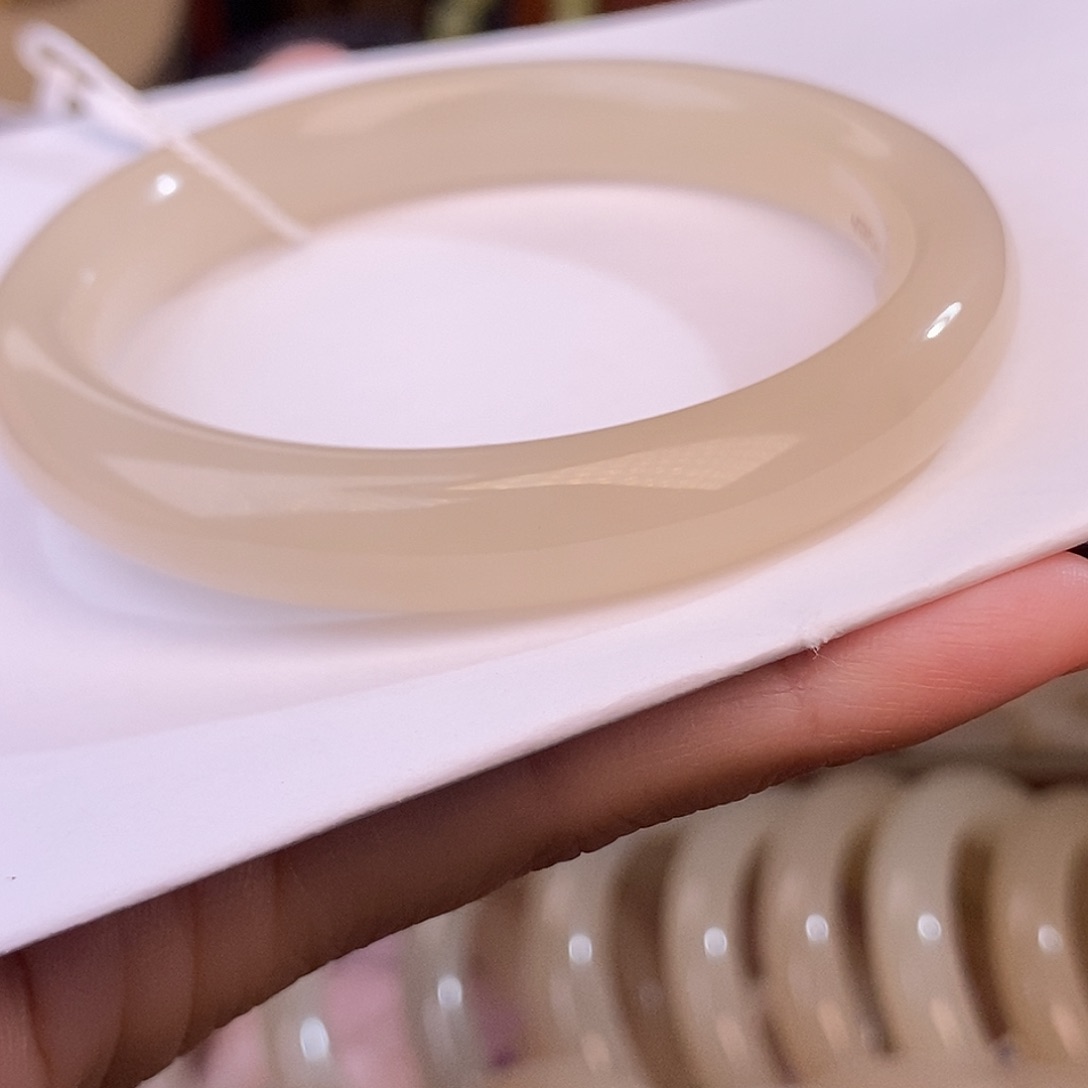 和田玉59.5 熟藕粉浓色老矿料脂膏级收藏手镯未镶嵌