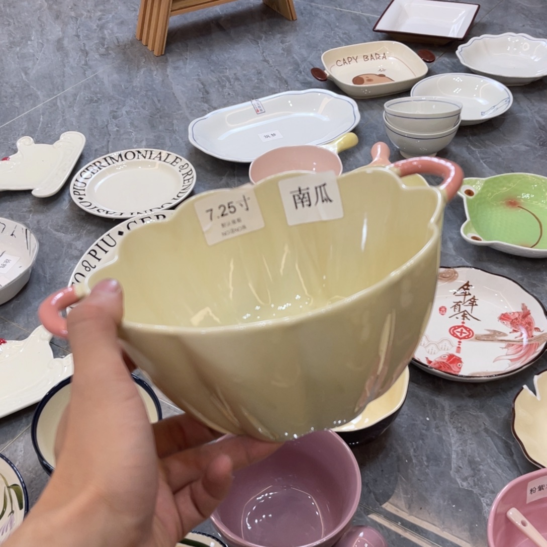 陶瓷微瑕餐具介意勿拍，满18飞！