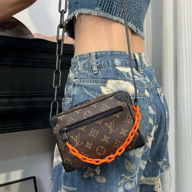 95新 LouisVuitton/路易威登 芯片款老花soft trunk软盒子斜挎包