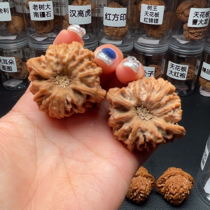 文玩核桃吊坠龙门涧40