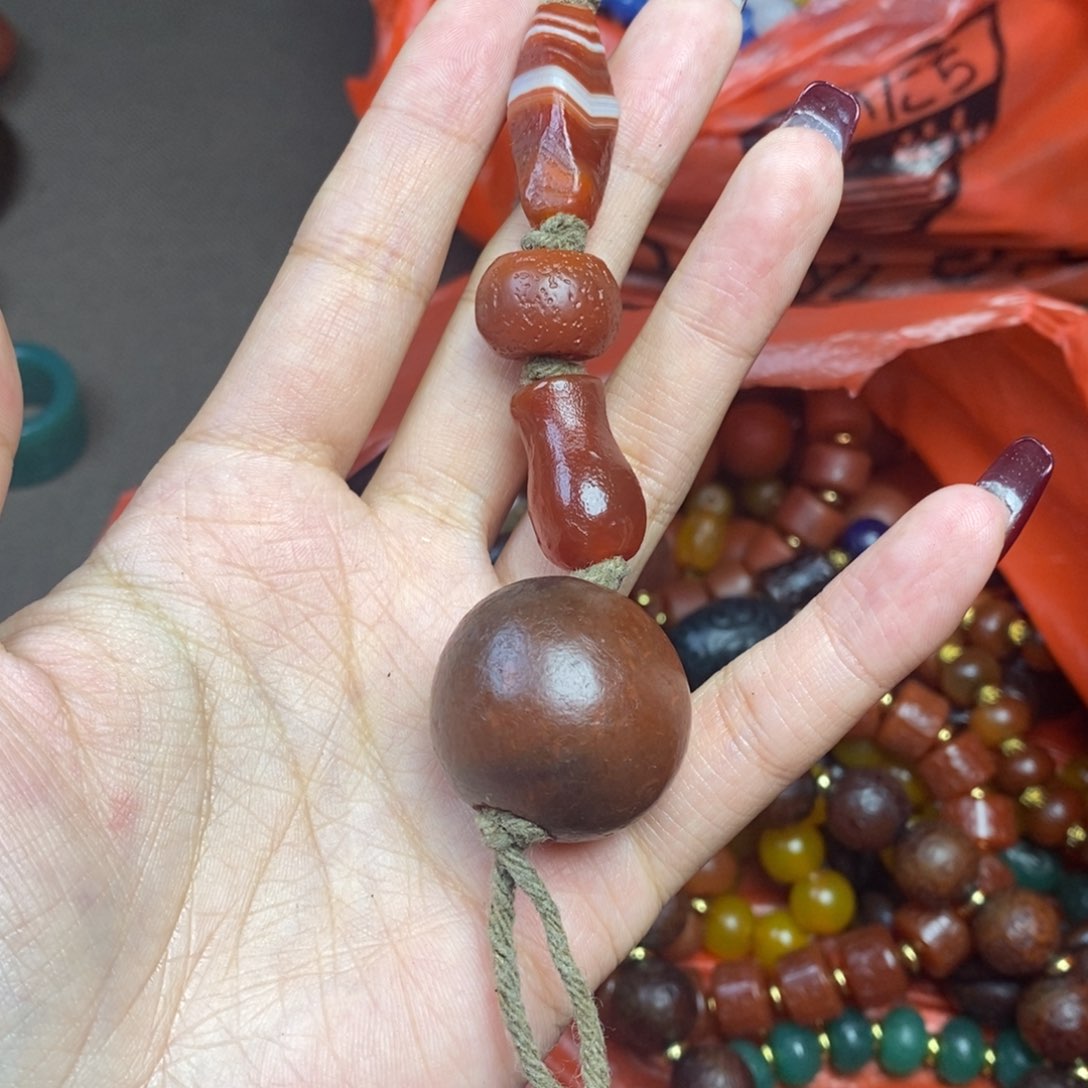 玛瑙/玉髓颈饰未镶嵌