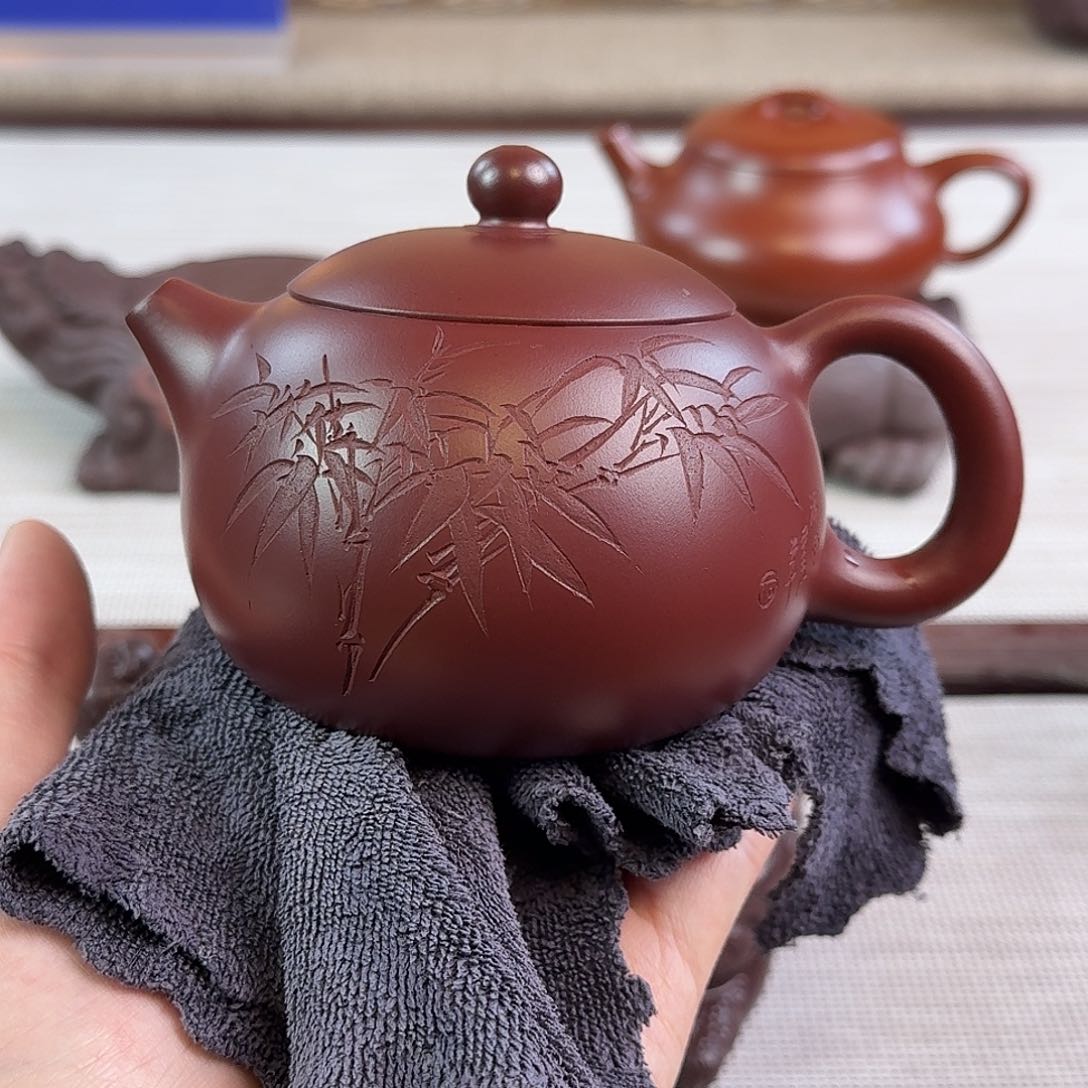 紫砂茶壶240cc龙血砂刻绘西施