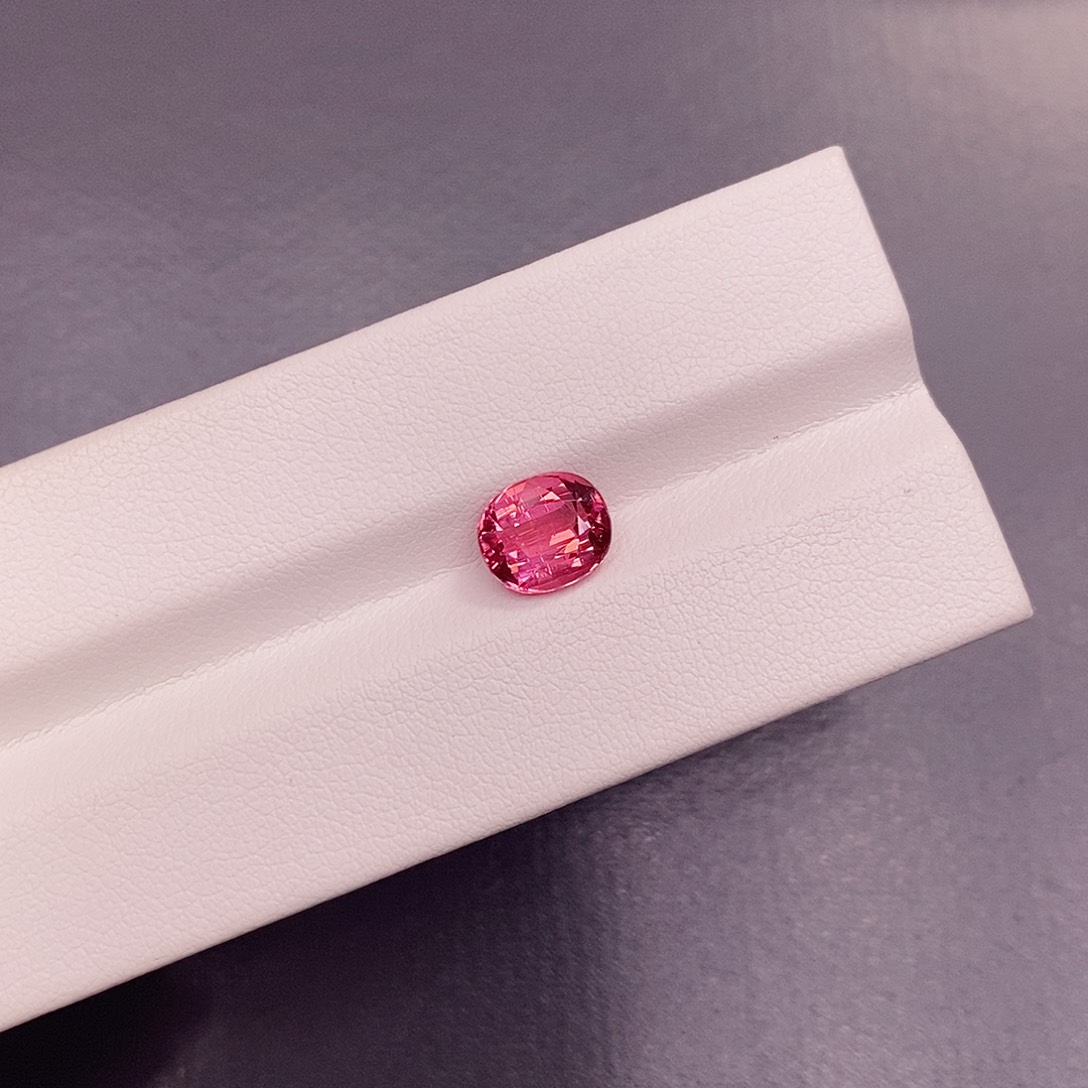 未镶嵌裸石碧玺2.02克拉 