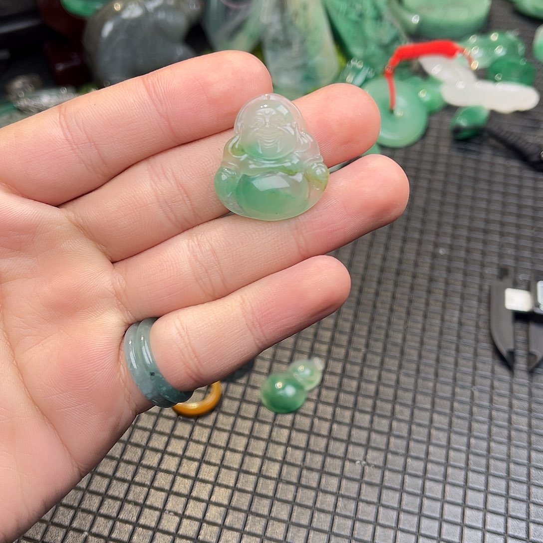 石英质玉（非洲翠）未镶嵌手链