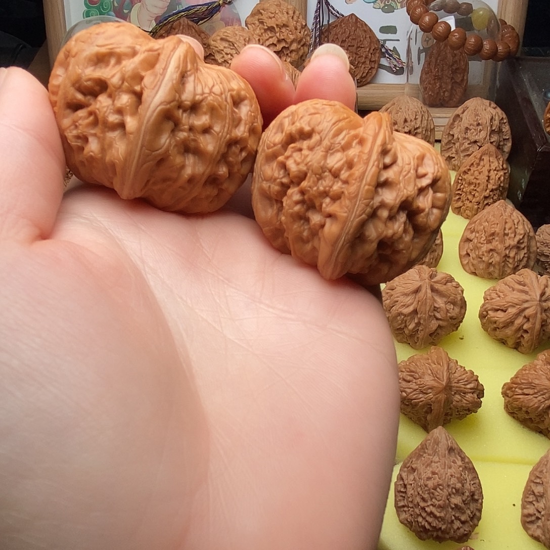 文玩核桃把件元宝