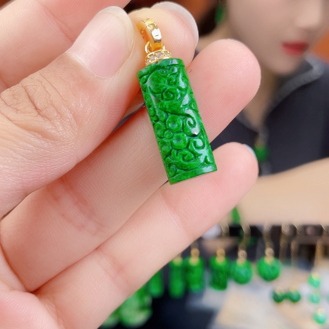 翡翠未镶嵌耳饰饰品