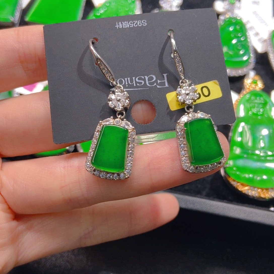 翡翠吊坠(不含链)银S925镶嵌点****姐